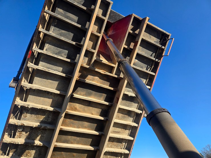 1999-mack-rd690s-image-39