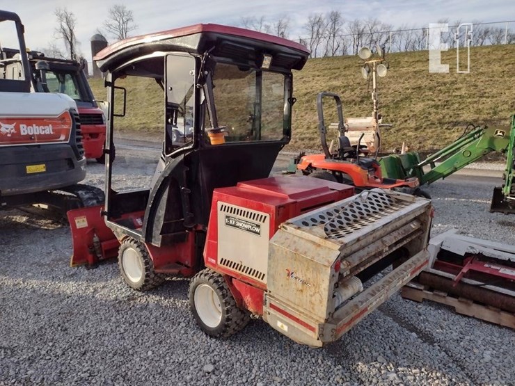 ventrac-3400l-lawn-mower-w/blade-&-broom-image-35