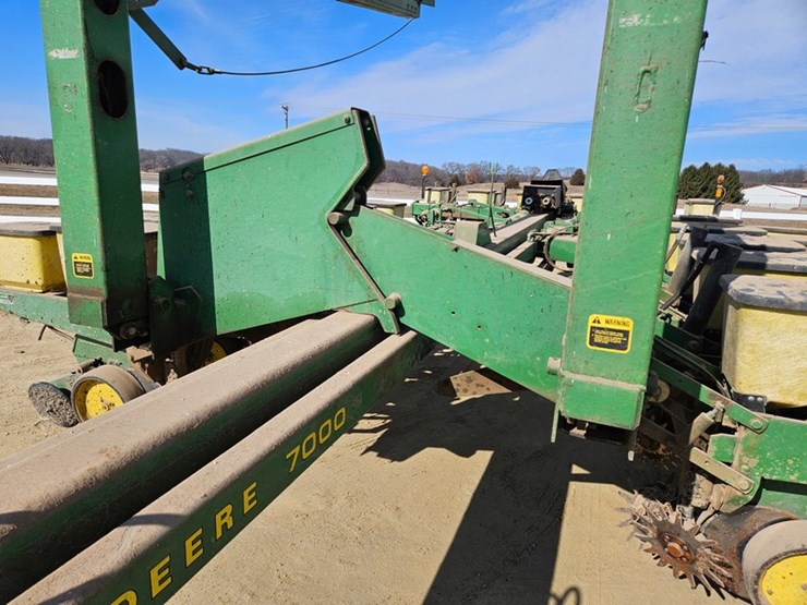 john-deere-7000-image-13