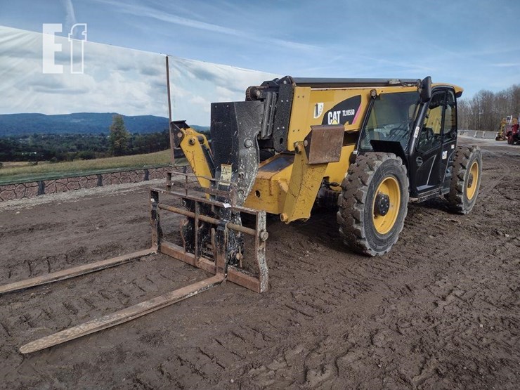 2019-caterpillar-tl1055d-image-29