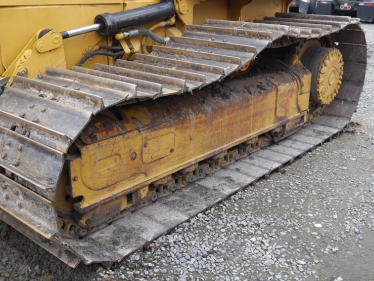 2005-caterpillar-d3-image-5