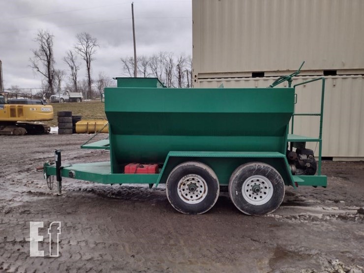 aqua-mulcher-1000-gallon-hydroseeder-4375-image-1