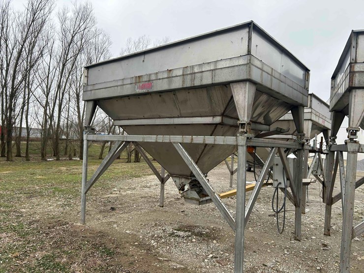 layco-stainless-steel-bin-hopper-#2-sells-offsite-image-5