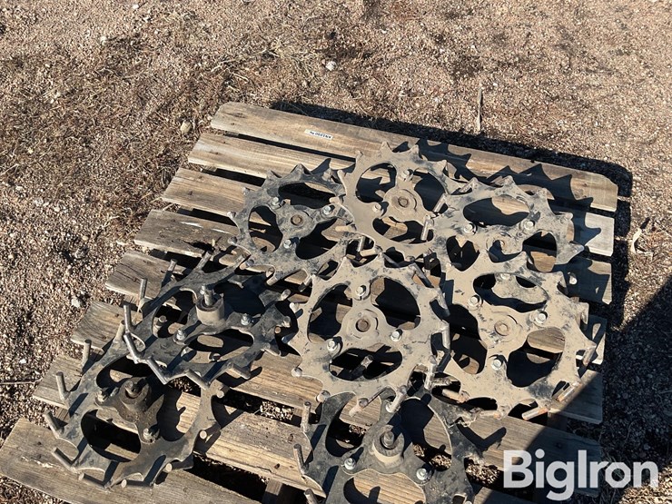 planter-closing-wheels-image-13