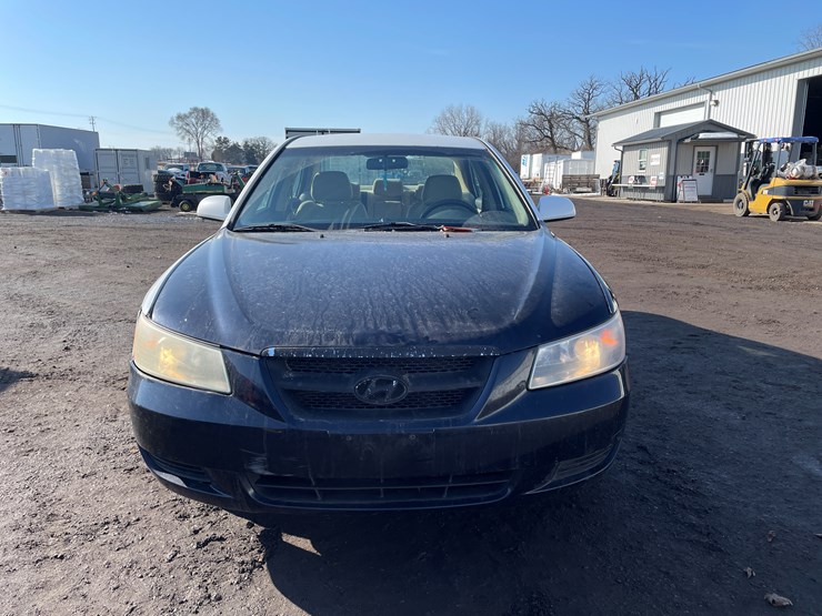 #2029-•-2010-hyundai-sonata-(with-wi-title)-image-8