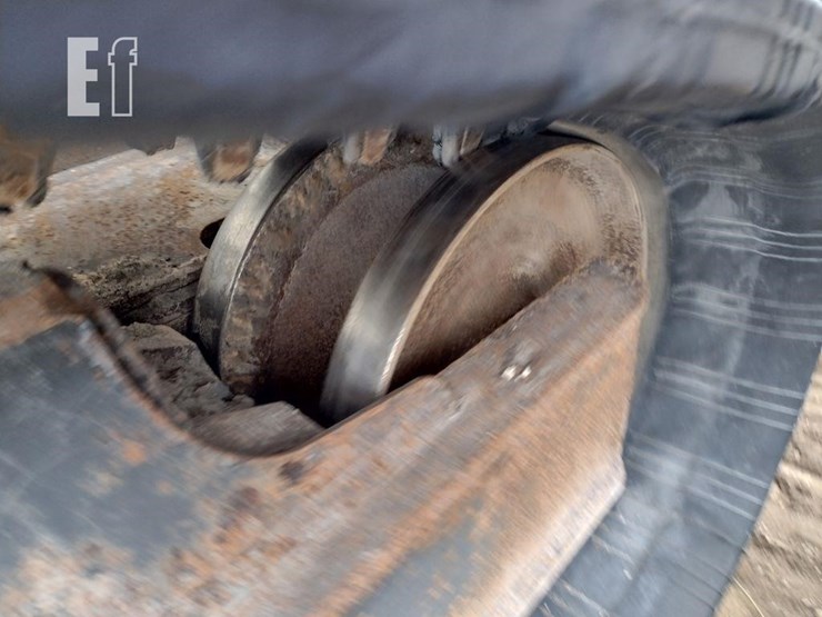 2017-bobcat-t740-image-35