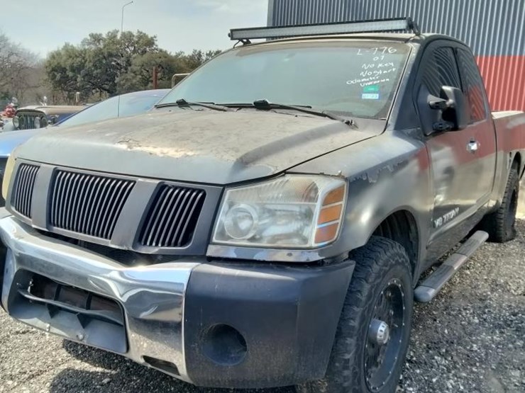 2007-nissan-titan-image-1