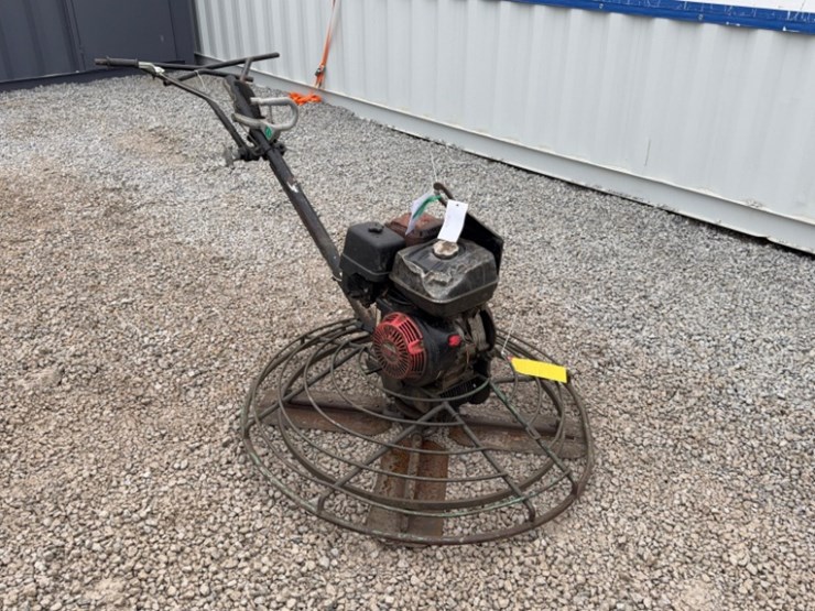 whiteman-4'-power-trowel-with-13hp-honda-motor-image-2
