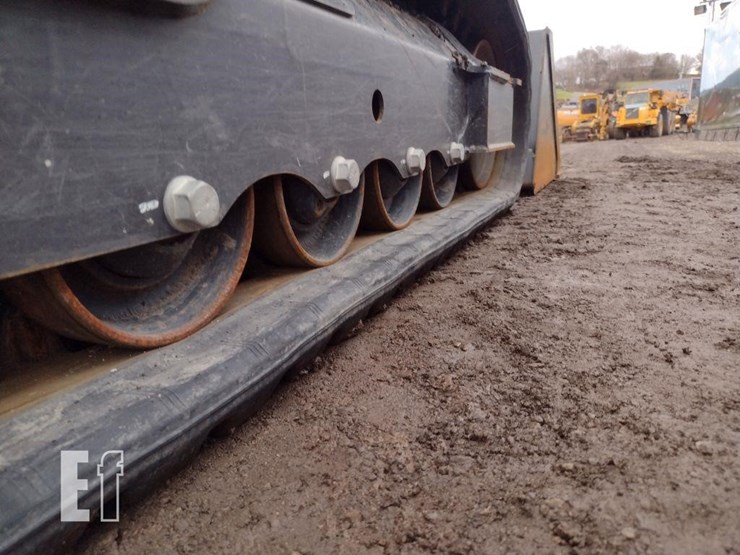 2022-bobcat-t595-image-24