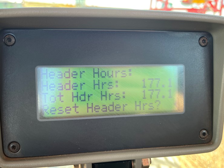 2020-case-ih-wd2104-image-38