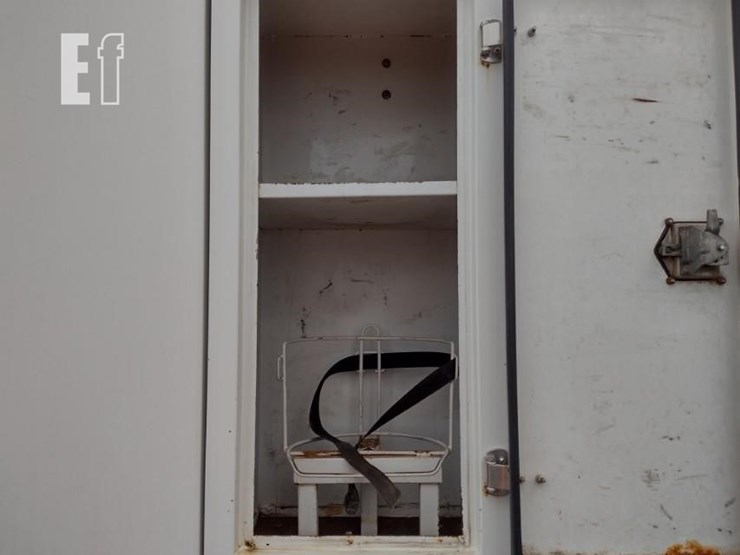 2008-peterbilt-365-image-38