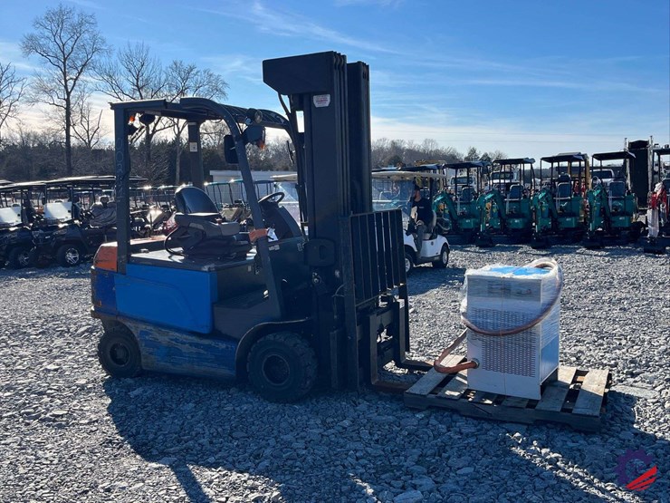 byd-ecb27c-electric-counterbalanced-forklift-image-6