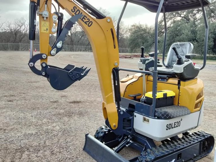 #51-•-mini-excavator---yanmar-diesel-(sdle20)-image-2