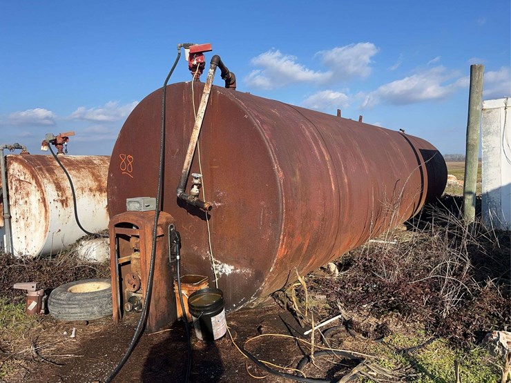 11,000-gallon-fuel-tank-image-2