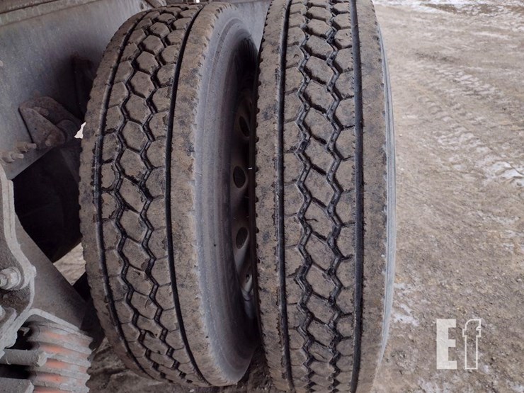 12-volvo-vhd-dump-truck^title^-image-25