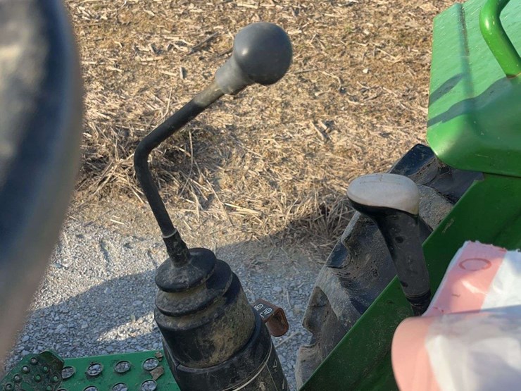 2013-john-deere-5045e-image-14