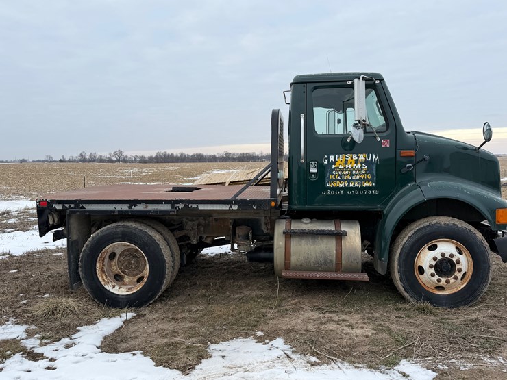 1999-international-8100-image-4