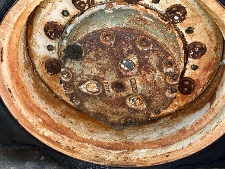 oliver-1900-diesel-fwa-image-33