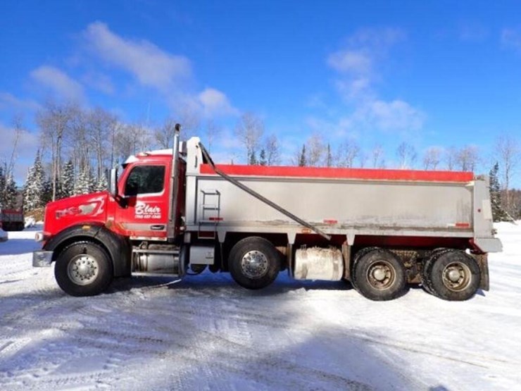 2016-peterbilt-567-image-8