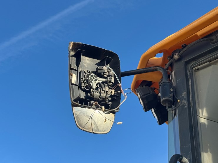 2020-deere-624l-image-19