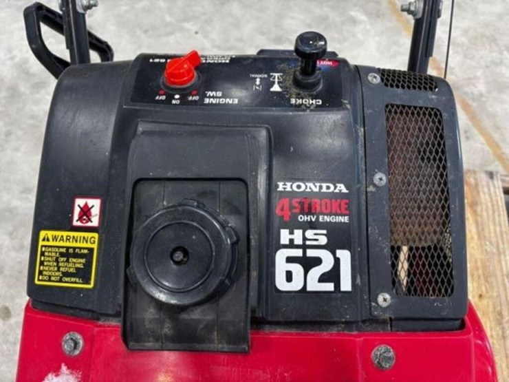 honda-hs621-4-stroke-snow-thrower-image-10