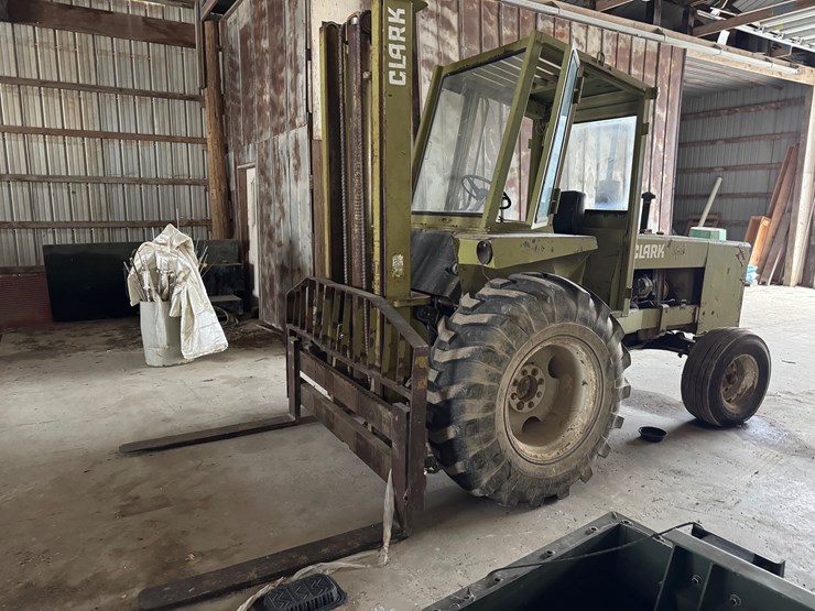 #1023-•-clark-ut-60-forklift-image-1