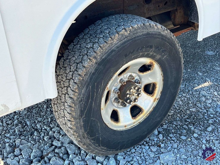 2010-chevrolet-silverado-s/a-service-truck-image-9