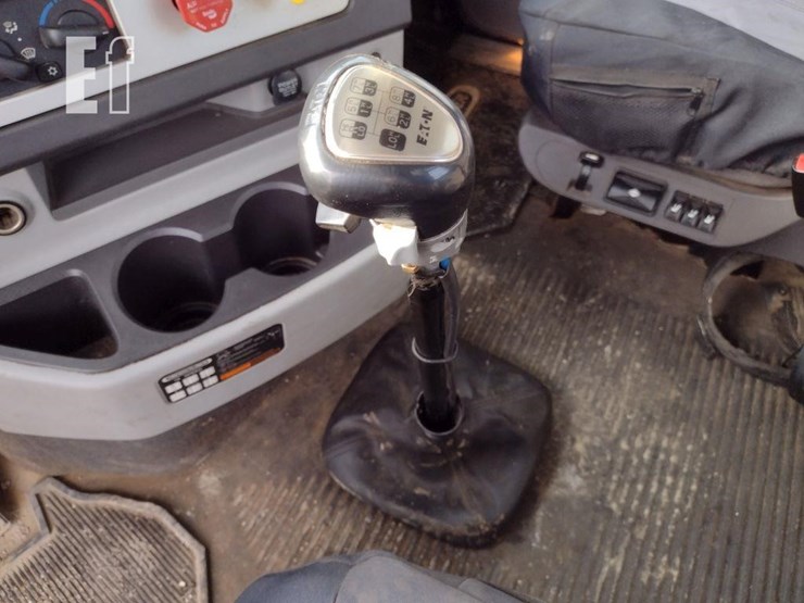 2017-freightliner-122sd-image-10