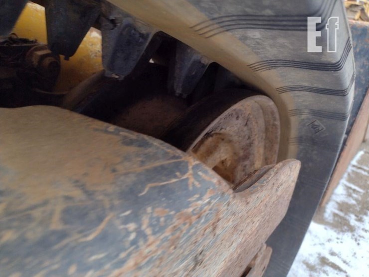 2019-deere-317g-image-33