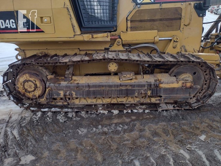 2005-caterpillar-d4g-xl-image-33
