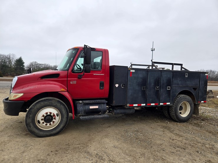 2007-international-durastar-4300-image-5