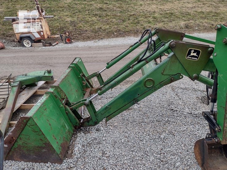 john-deere-245-image-1