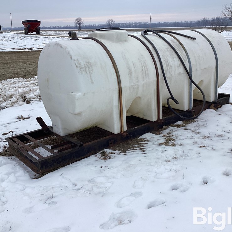 1,000-Gallon Water/Liquid Fertilizer Tank On Stand