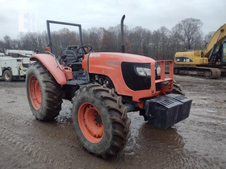 10-kubota-m108-tractor-image-23
