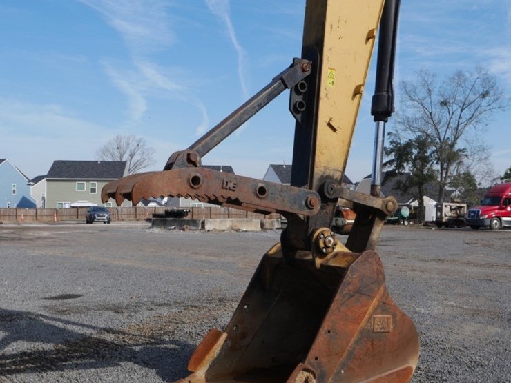 caterpillar-320dl-image-6