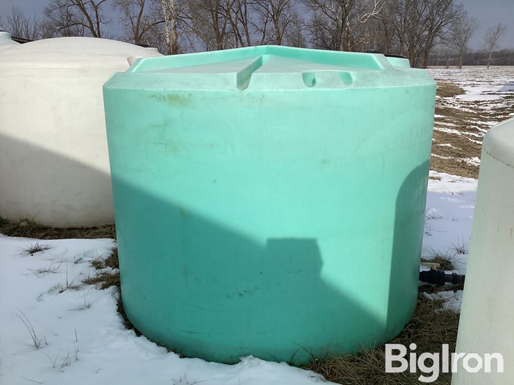 1,500-gallon-water/liquid-fertilizer-vertical-tank-image-3