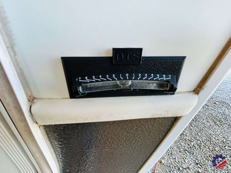 2011-keystone-hornet-platinum-31rbds-t/a-camper-trailer-image-23