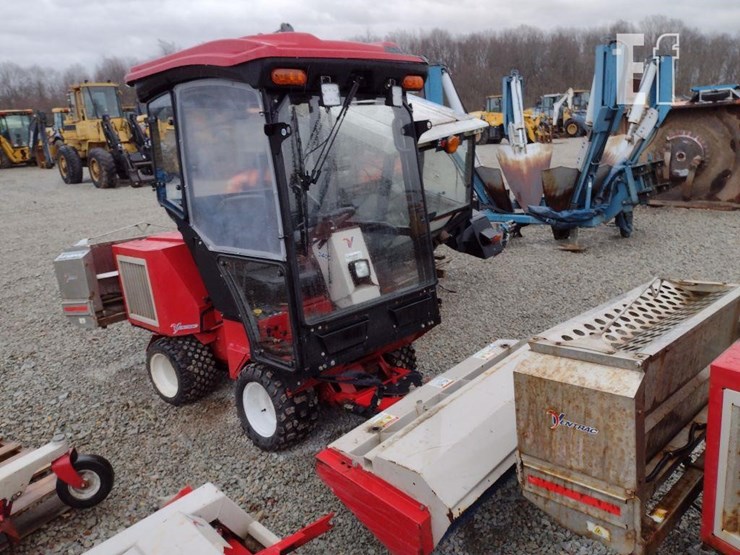 ventrac-3400l-lawn-mower-w/broom-image-35