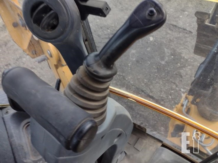 2019-deere-310sl-image-12