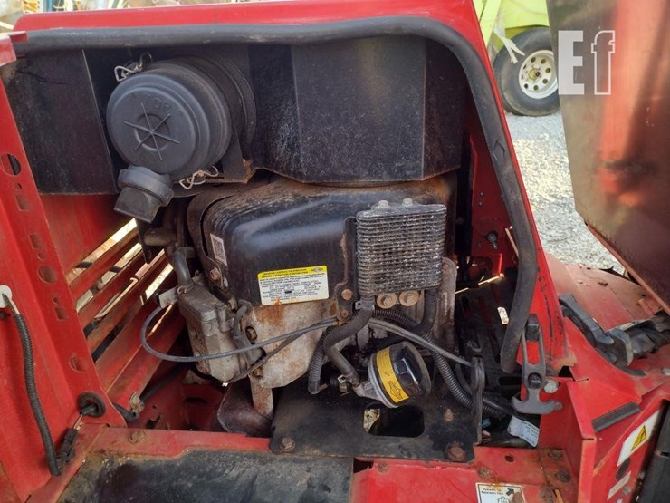 ventrac-3400l-lawn-mower-w/blade-&-broom-image-28