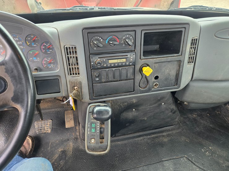 2007-international-durastar-4300-image-54