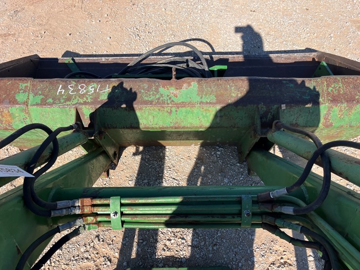 john-deere-146-image-10