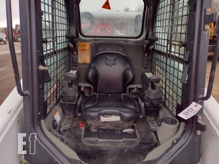 2017-bobcat-t740-image-13