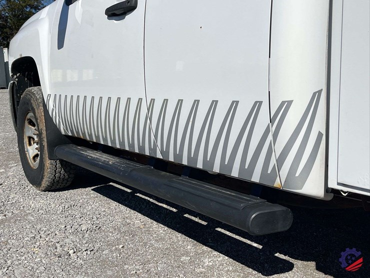 2010-chevrolet-silverado-s/a-service-truck-image-22