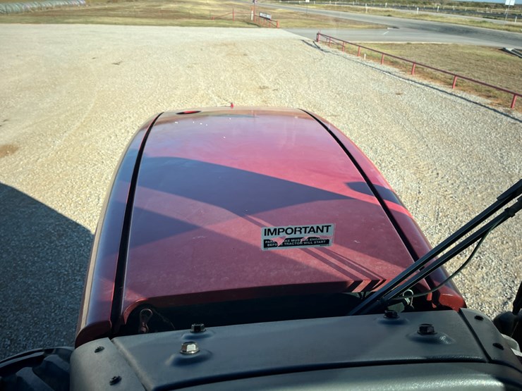 2004-versatile-2360-image-29