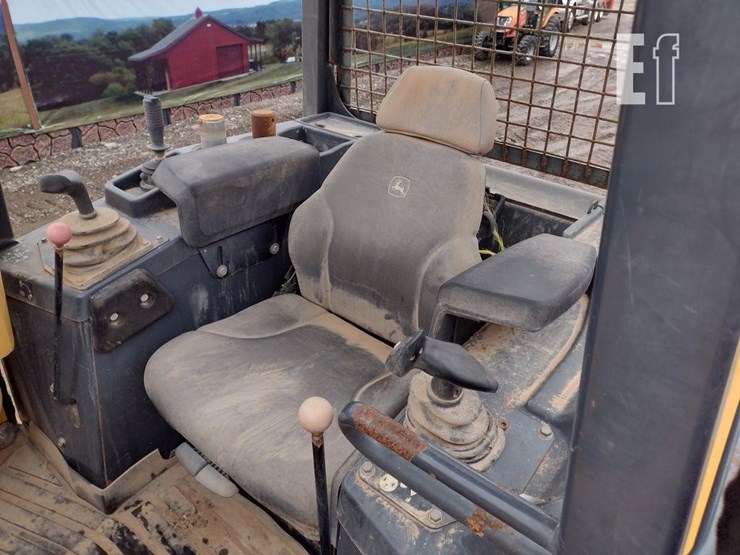 2012-deere-700k-lgp-image-18