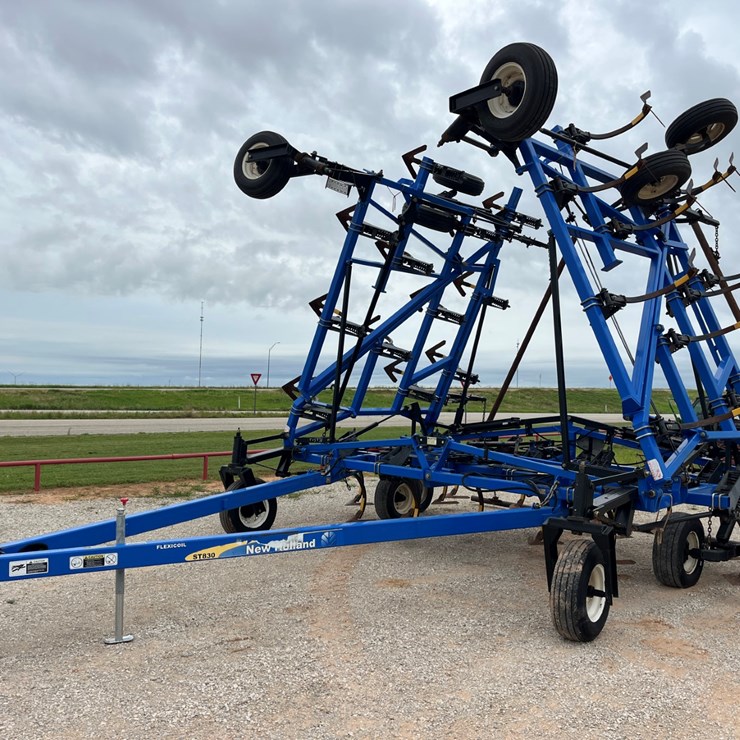 2015 NEW HOLLAND ST830