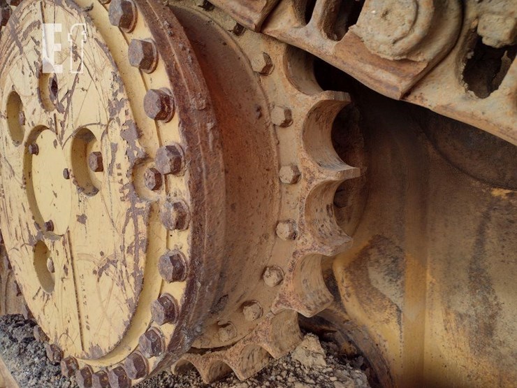 caterpillar-d6h-image-28