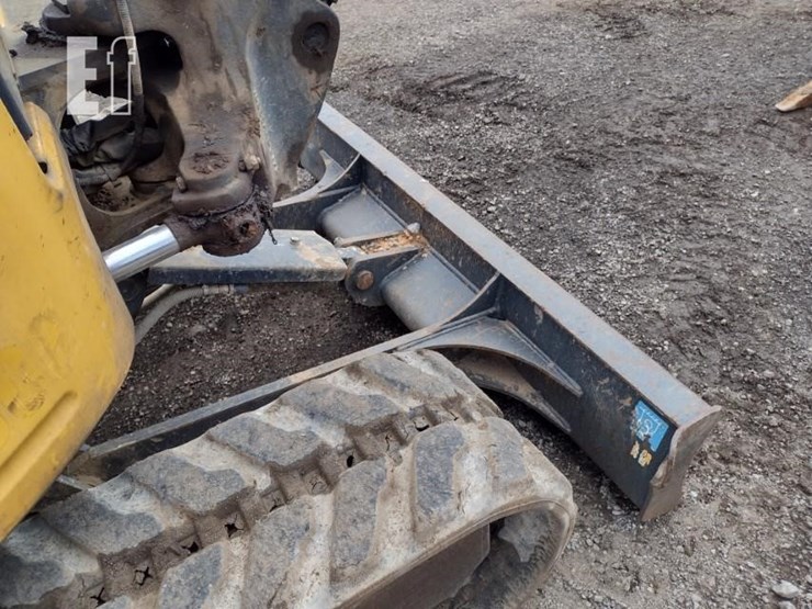 2022-deere-26g-image-22