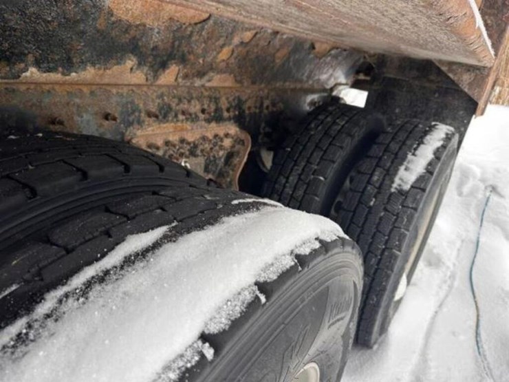 2018-freightliner-114sd-image-64